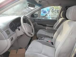 A picture of Toyota sienna