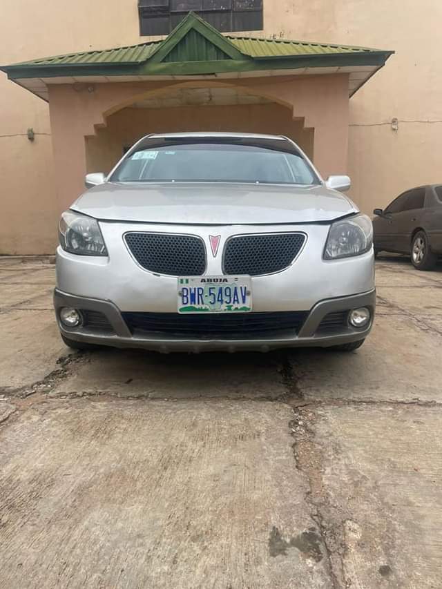 A picture of Pontiac Vibe 04 with good engine gear and chilling ac