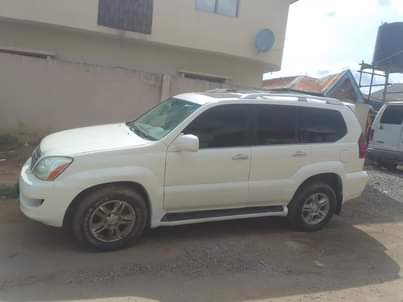 A picture of Lexus 470