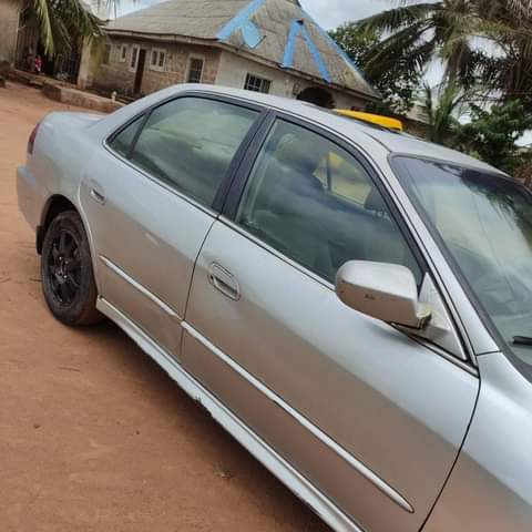 A picture of Honda Accord 2002