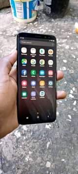 A picture of Samsung s8