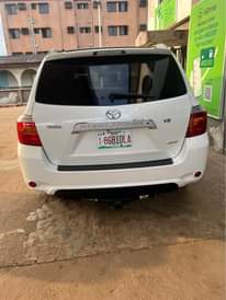 A picture of Toyota Highlander limited 2008