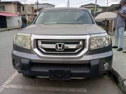 A picture of Honda Pilot 09