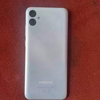 A picture of Samsung a04e internal 32gb ram 3 haina kipengele sio ya