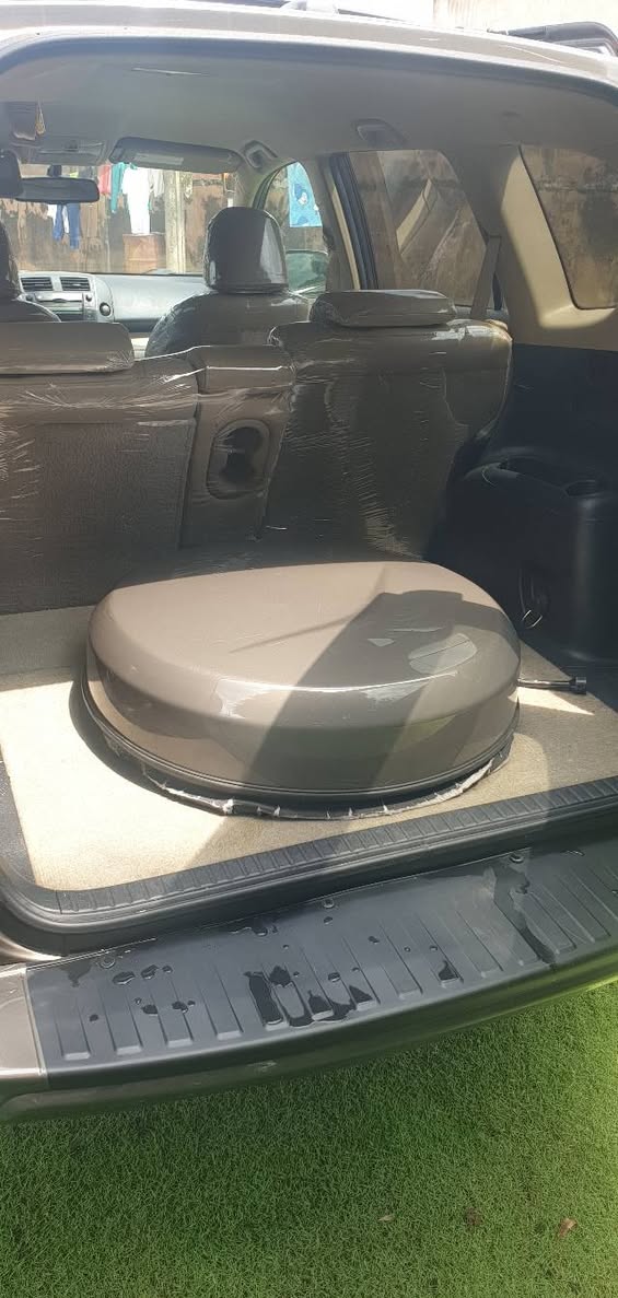 A picture of Very sharp tokumbo 2011 Toyota Rav4