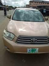 A picture of 09 Toyota Highlander