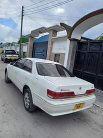 A picture of TOYOTA MARK ll GRAND