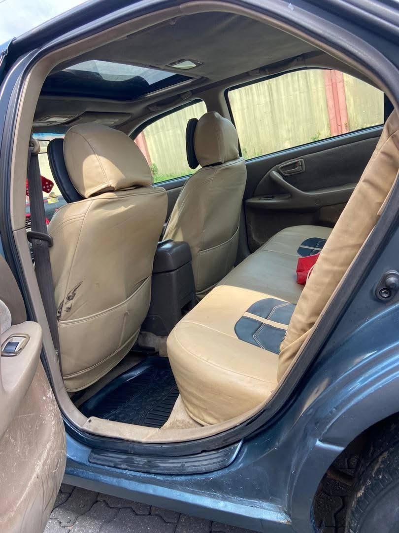 A picture of 2002 Toyota camry