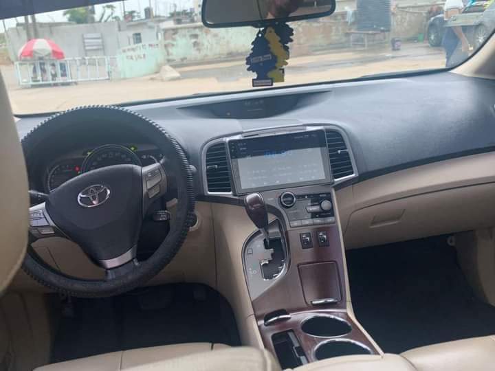 A picture of Toyota Venza 09061825415