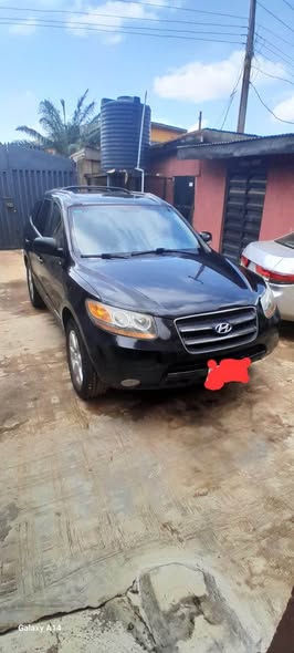 A picture of Hyundai santa fe 2010