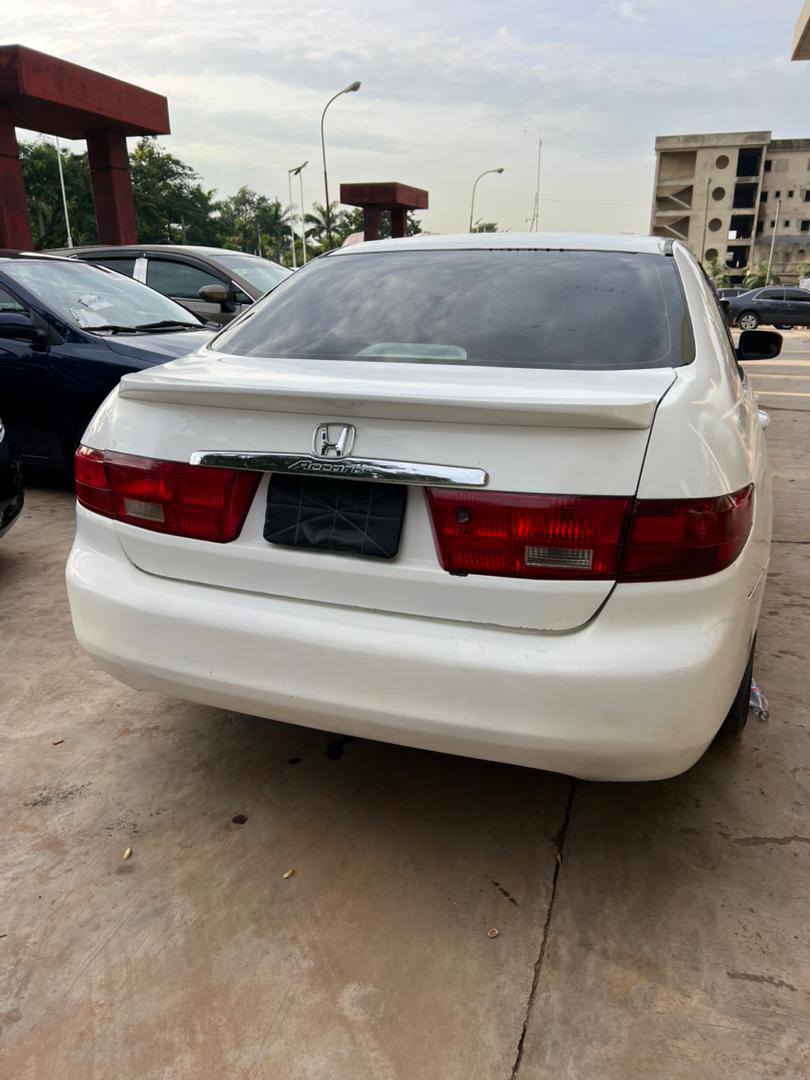 A picture of Honda accord 05
