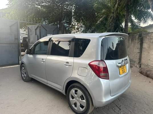 A picture of Toyota Ractis