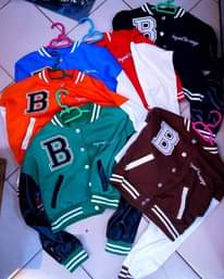 A picture of Dealer in all kinds of ladies clothes