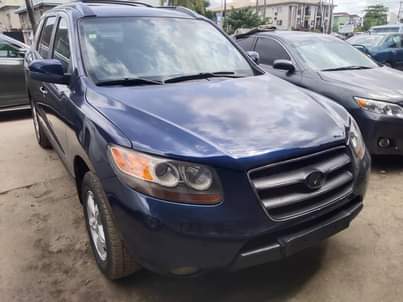 A picture of Hyundia santa fe 2008 registered