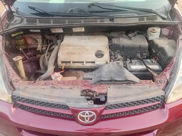 A picture of Fairly used Toyota sienna 2005 for sale