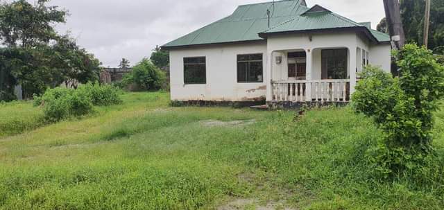 A picture of 3 Beds 2 Baths House