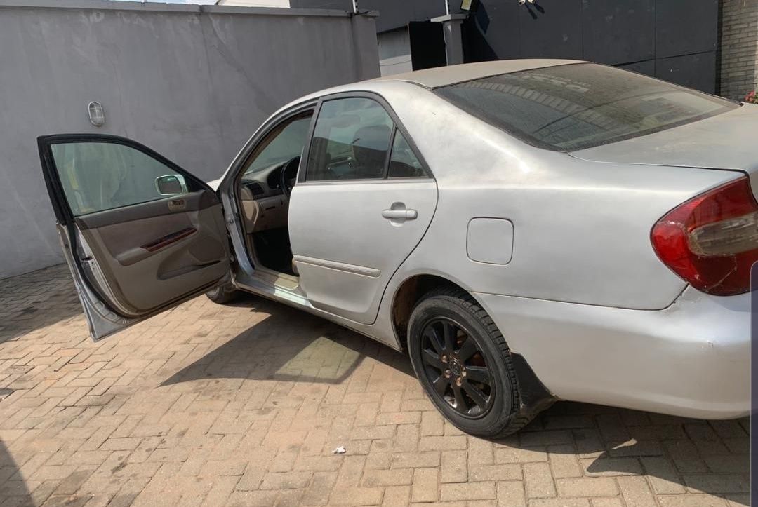 A picture of Camry 2 4