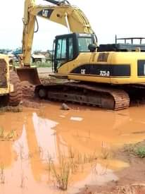 A picture of 325D excavator available for sale asking price 65million tokubo grade