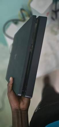 A picture of Ps4 slim