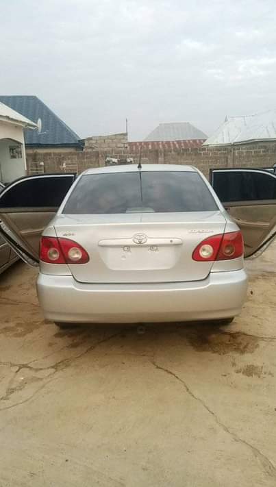 A picture of Toyota Corolla 06 Model very sharp just buy and drive