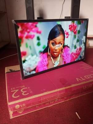 A picture of Brand New 32 inches LG digital flat screen tv with