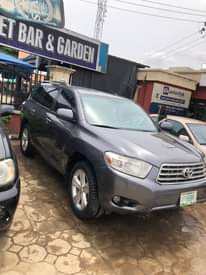A picture of Toyota Highlander 2008 model