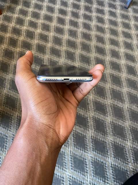 A picture of Iphone x