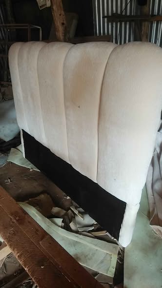 A picture of Beds headboards