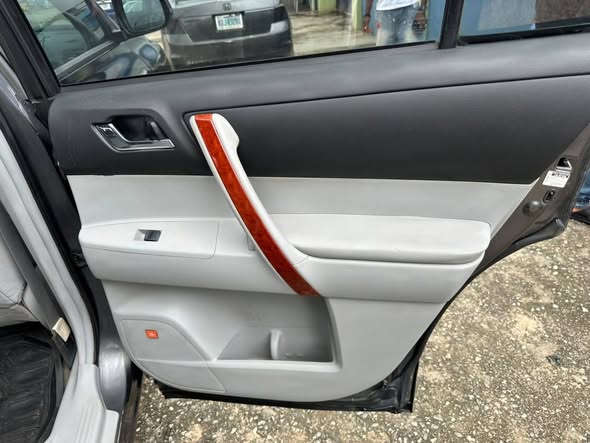A picture of 2010 Toyota Highlander