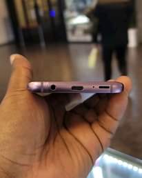 A picture of SAMSUNG GALAXY S9 4
