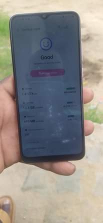 A picture of Samsung a04e