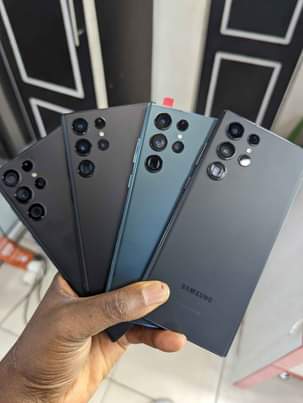 A picture of UK US used Samsung and iPhones