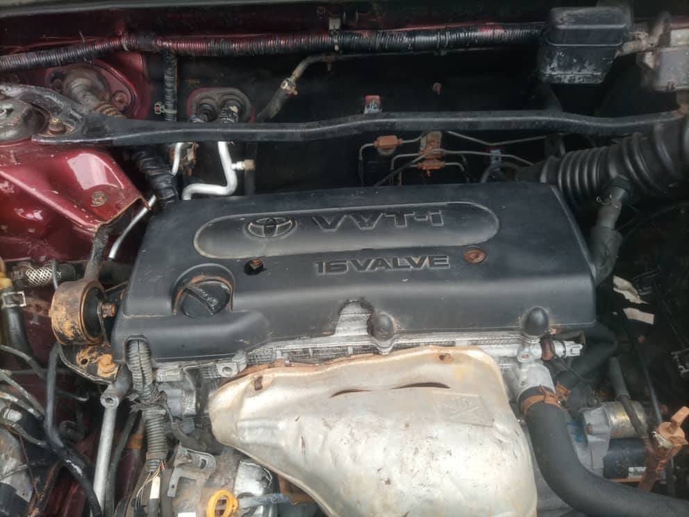 A picture of 08133920452 Toyota Highlander 06 model 3 roll 4 plug engine