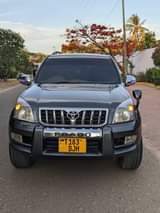 A picture of Land cruiser prado 2TR