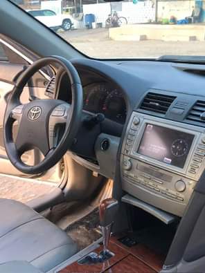 A picture of Good deal Clean 2010 Toyota Camry XLE with Thumpstart Neatly