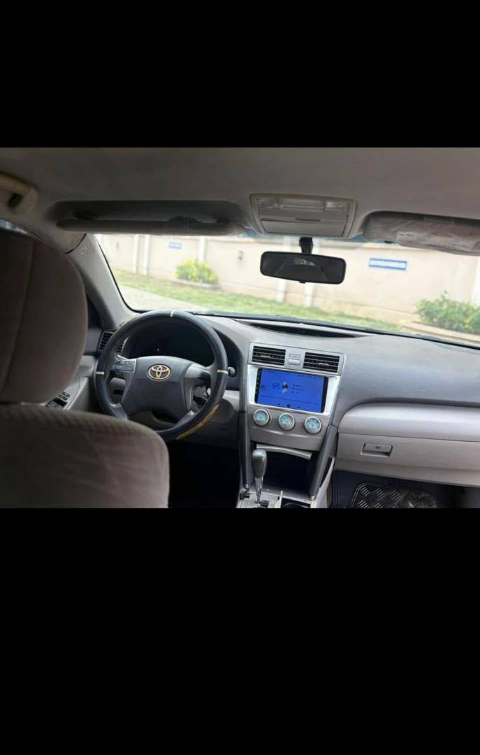 A picture of Black toyota camry 2009