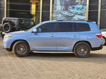 A picture of Toyota Highlander for Sale