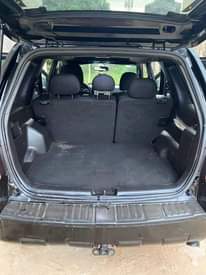 A picture of 2010 Ford escape V6 engine
