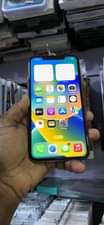A picture of iPhone 11 Pro Max at 1.35m