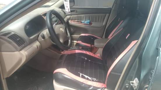 A picture of 2004 TOYOTA CAMRY