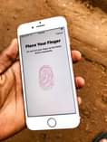 A picture of iPhone 7 at 280 000