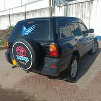 A picture of Rav4 old