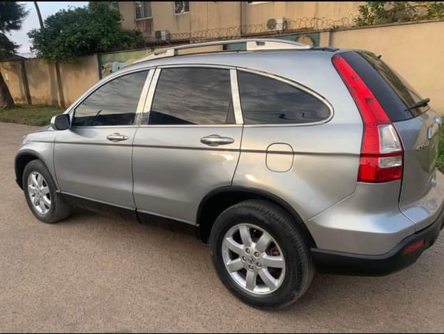 A picture of Very clean 2008 Honda CR V Notning to fix Car