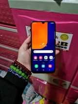 A picture of Samsung A50 gb 128 exchange ipo