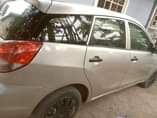 A picture of 2005 1st body toyota matrix with sound change gear and