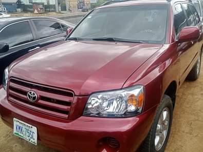 A picture of 2002 2003Model Toyota Highlander Neatly flashed Neat Interior AC Engine