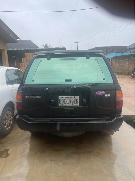 A picture of Nissan pathfinder