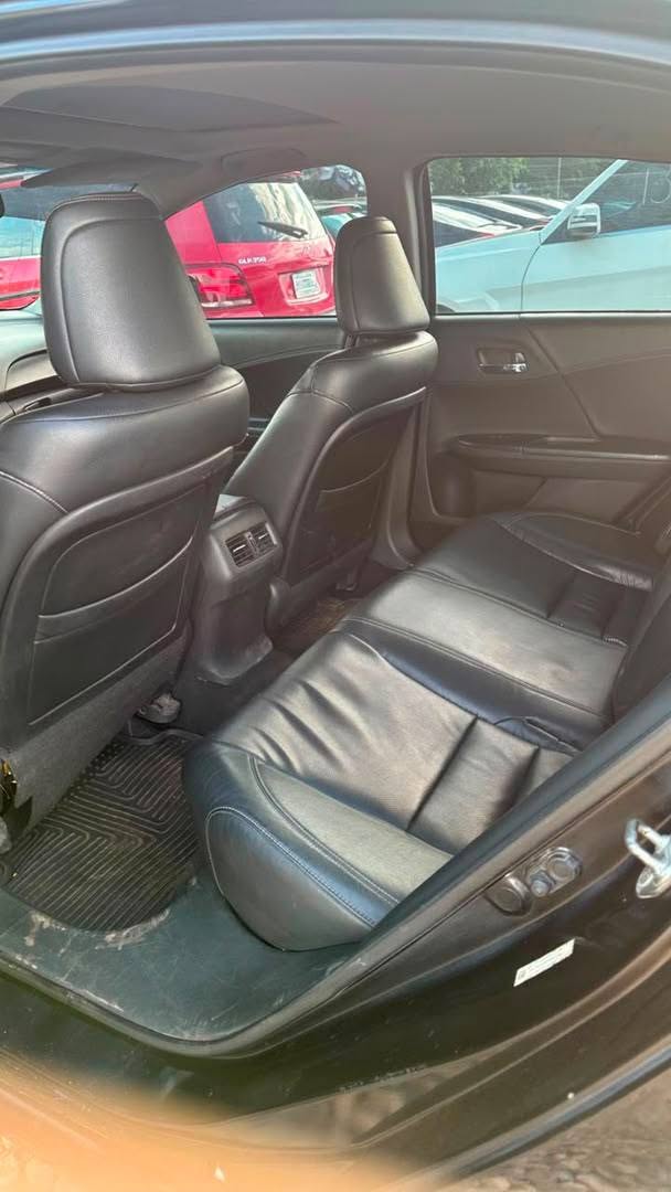 A picture of Distress alert Sari Sari Sari Extremely clean used Honda Accord