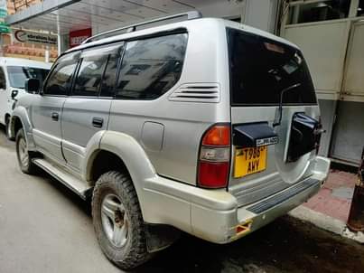 A picture of Changamka nailengesha Prado TX petrol Engine Ndogo 3rz ya Muhindi