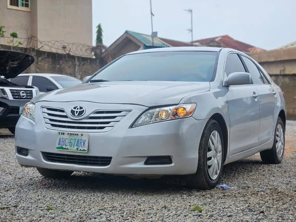 A picture of Belgium standard Toyota Camry muscle LE 2009 model 4PLUGS with